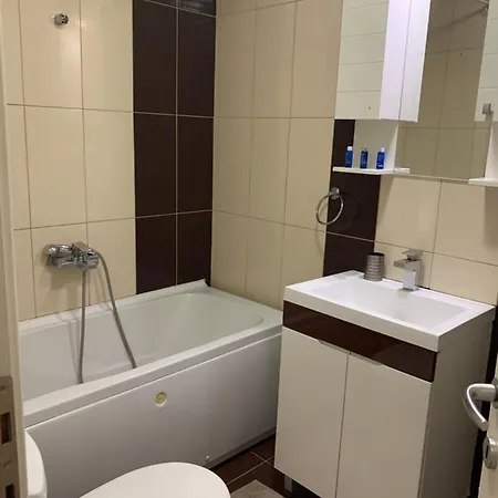 Isitea Modern And New شقة سكوبجي